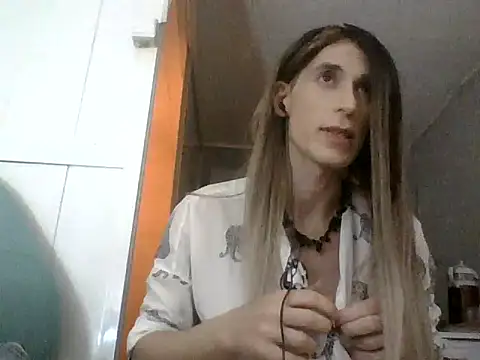 Snapshot of VanillaSeXy chatting on 10, 9, 2025 VanillaSeXy online show from 10, 9, 2025