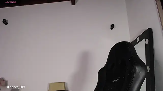 Snapshot of DilanJonnes_ chatting on 30, 5, 2026 DilanJonnes online show from 30, 5, 2026