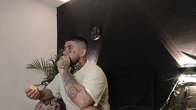 Ash gusbig online show from 14, 3, 2025