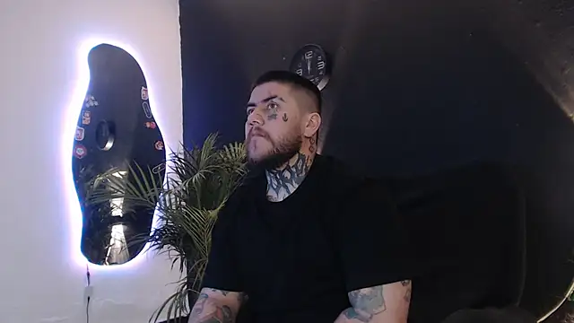 Ash gusbig online show from 18, 3, 2025