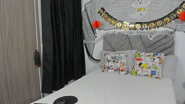 brittanypalmer2023 online show from 23, 10, 2025