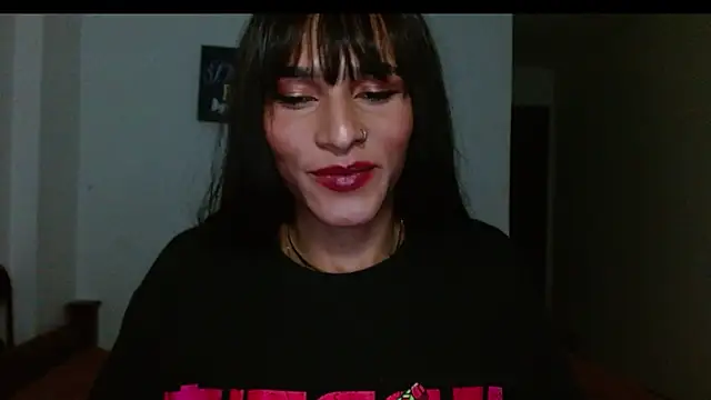 carolinemiller7 online show from 12, 1, 2025