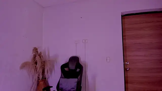 carolinemiller7 online show from 19, 11, 2025