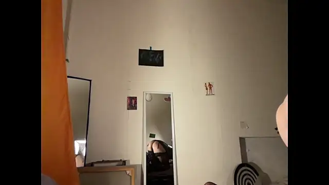 MikkyMoony online show from 1, 11, 2025