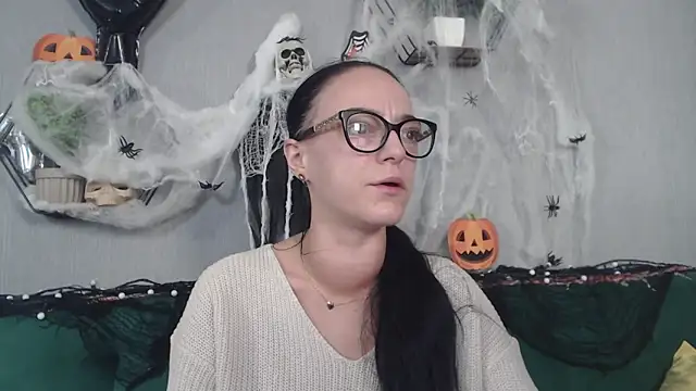 IzabelllNoir online show from 28, 10, 2025