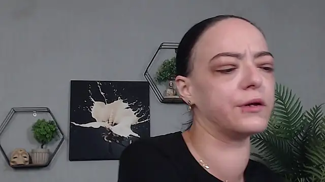 Snapshot of IzabelllNoir chatting on 18, 5, 2026 IzabelllNoir online show from 18, 5, 2026