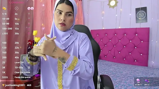 Snapshot of AishaAmin_ chatting on 13, 12, 2024 AishaAmin online show from 13, 12, 2024
