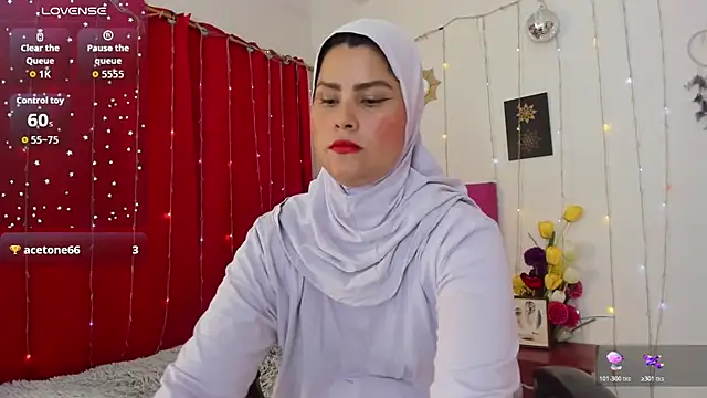 AishaAmin  online show from 15, 11, 2025