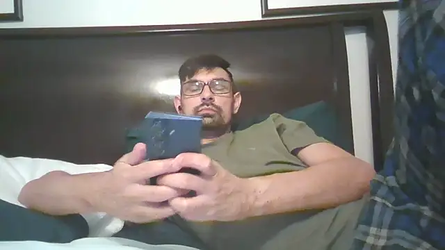 Snapshot of spence204011 chatting on 11, 4, 2026 spence204011 online show from 11, 4, 2026