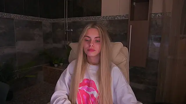 ChloeBrightt online show from 28, 11, 2025