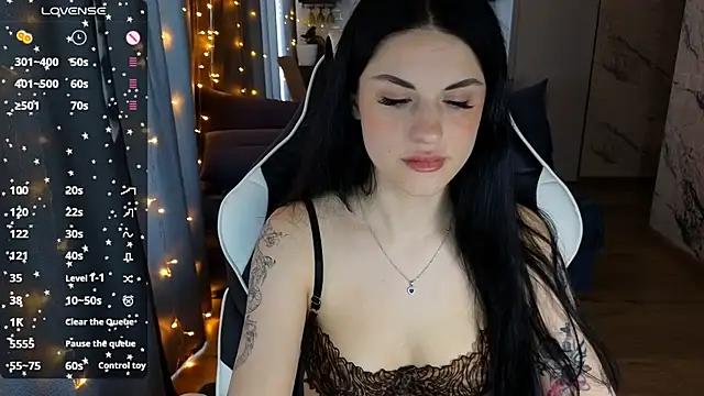 Mary   Moore online show from 4, 2, 2025