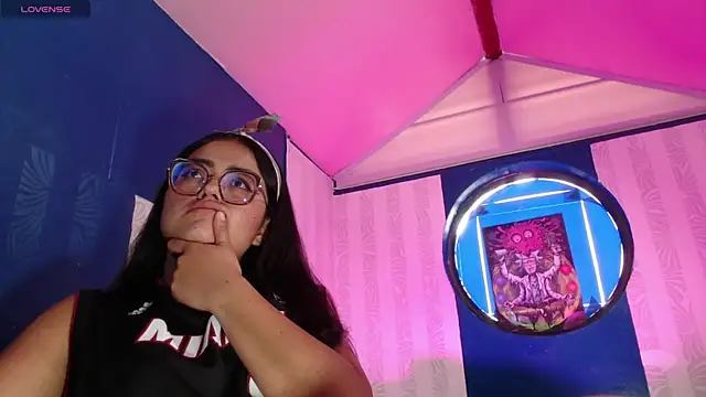 Snapshot of vitoria23_ chatting on 21, 5, 2026 vitoria23 online show from 21, 5, 2026