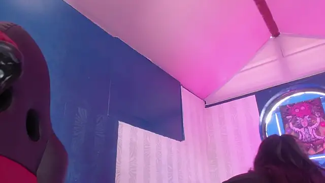 Snapshot of vitoria23_ chatting on 10, 7, 2026 vitoria23 online show from 10, 7, 2026
