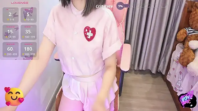 Yuka Chan online show from 26, 10, 2025