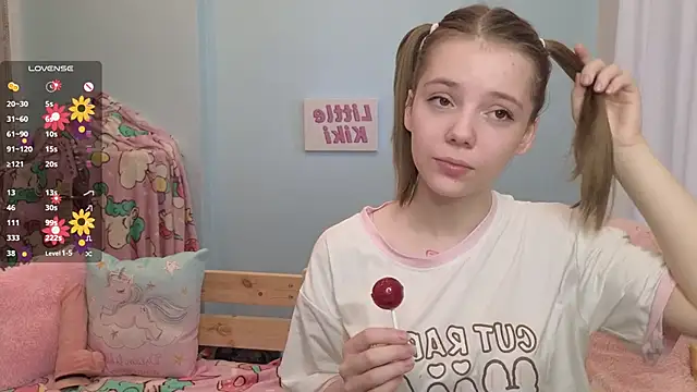 PrincessLittleKiki online show from 10, 10, 2025