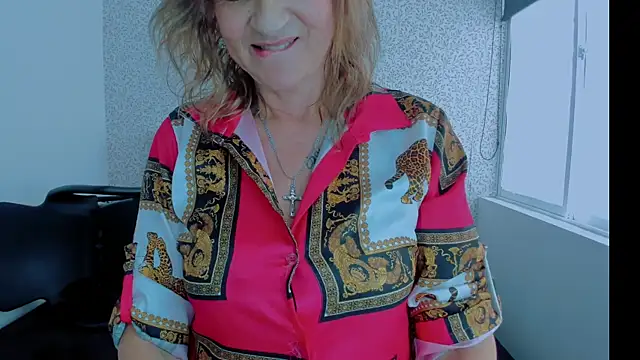 ScarletHoot  online show from 16, 1, 2025