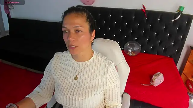 Snapshot of Aliciia_cute1 chatting on 30, 5, 2026 Aliciia cute1 online show from 30, 5, 2026