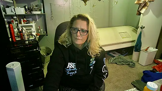Snapshot of Lisalovely6981 chatting on 22, 2, 2025 Lisalovely6981 online show from 22, 2, 2025