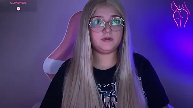 SweetPaige  online show from 18, 2, 2025