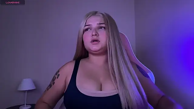 SweetPaige  online show from 27, 2, 2025