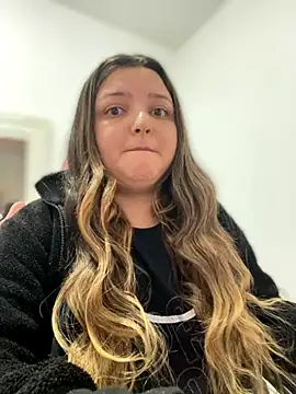 SweetPaige  online show from 8, 9, 2025