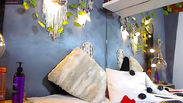 ItsVenuss online show from 17, 12, 2024