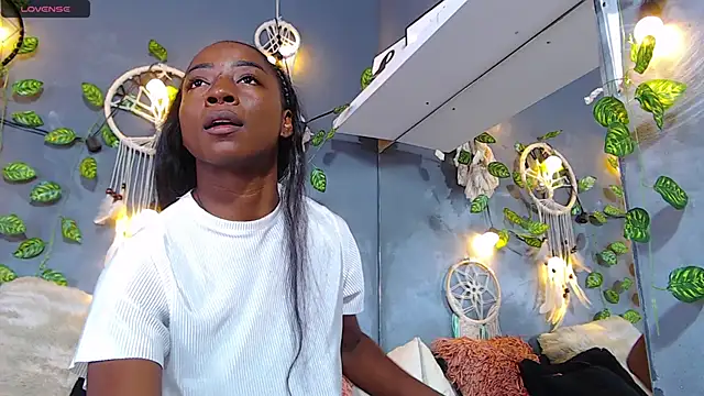 ItsVenuss online show from 8, 3, 2025