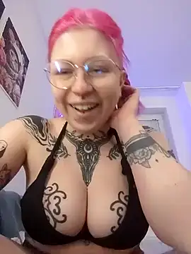Snapshot of divine_eve chatting on 26, 1, 2025 divine eve online show from 26, 1, 2025