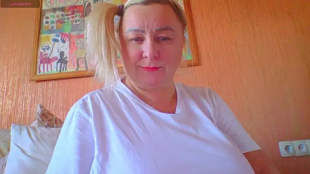 Snapshot of mira_robinsonnn chatting on 12, 10, 2025 mira robinsonnn online show from 12, 10, 2025