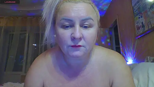 Snapshot of mira_robinsonnn chatting on 19, 10, 2025 mira robinsonnn online show from 19, 10, 2025