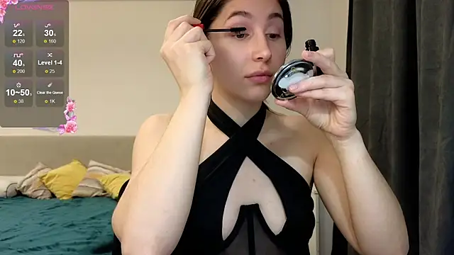 Snapshot of marrycolins chatting on 5, 12, 2025 marrycolins online show from 5, 12, 2025