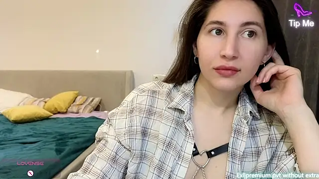 Snapshot of marrycolins chatting on 4, 2, 2026 marrycolins online show from 4, 2, 2026