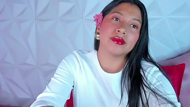 LinnaGardenia online show from 25, 12, 2024