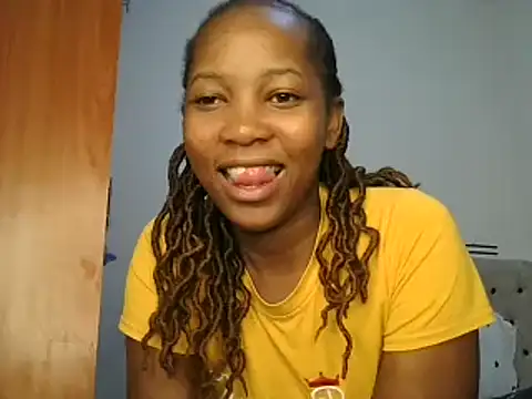 Petitiebooty online show from 21, 2, 2025