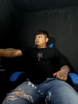 Snapshot of DickMasterfindom chatting on 3, 2, 2026 DickMasterfindom online show from 3, 2, 2026