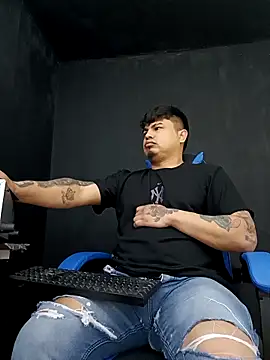 Snapshot of DickMasterfindom chatting on 4, 2, 2026 DickMasterfindom online show from 4, 2, 2026