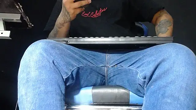 Snapshot of DickMasterfindom chatting on 5, 6, 2026 DickMasterfindom online show from 5, 6, 2026