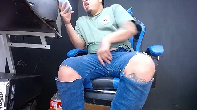 Snapshot of DickMasterfindom chatting on 21, 6, 2026 DickMasterfindom online show from 21, 6, 2026