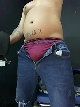 Snapshot of DickMasterfindom chatting on 5, 7, 2026 DickMasterfindom online show from 5, 7, 2026