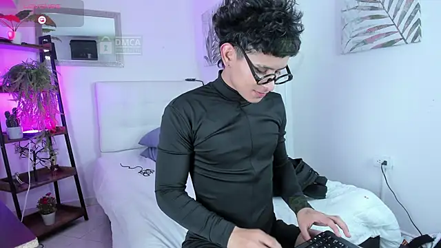 Snapshot of Jhonny-Blake chatting on 27, 4, 2026 Jhonny-Blake online show from 27, 4, 2026