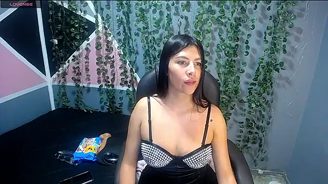 Snapshot of Alanna_atm_ chatting on 2, 12, 2024 Alanna atm online show from 2, 12, 2024