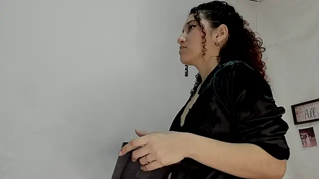 Snapshot of gabriela_duarte1 chatting on 2, 2, 2025 gabriela duarte1 online show from 2, 2, 2025