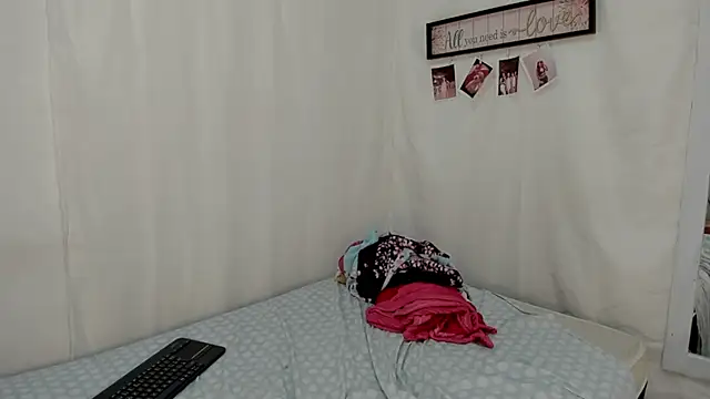 Snapshot of gabriela_duarte1 chatting on 12, 2, 2025 gabriela duarte1 online show from 12, 2, 2025