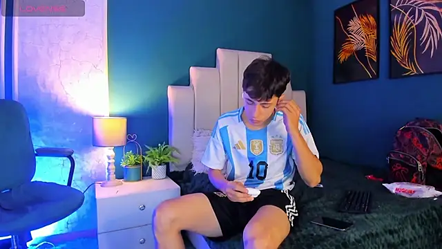 Snapshot of AlessandroDybala chatting on 28, 2, 2025 AlessandroDybala online show from 28, 2, 2025