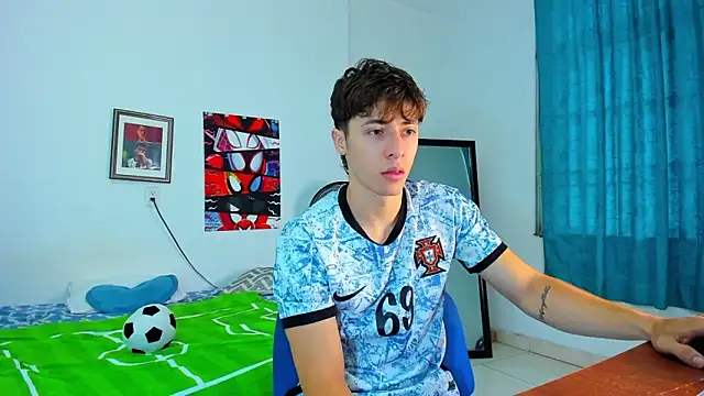 Snapshot of AlessandroDybala chatting on 1, 6, 2026 AlessandroDybala online show from 1, 6, 2026