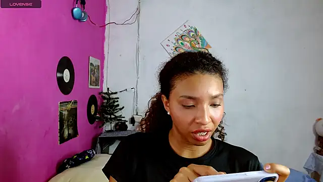 sensitive brunette online show from 19, 12, 2024