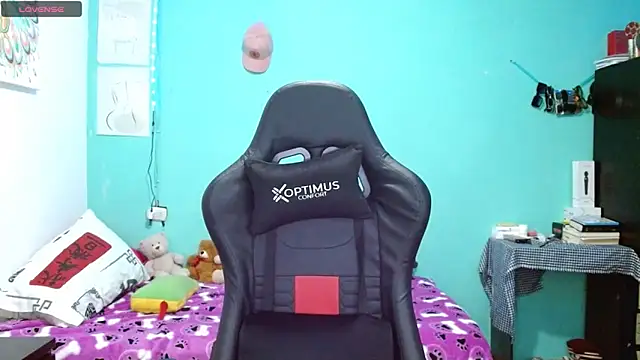 sensitive brunette online show from 27, 2, 2026