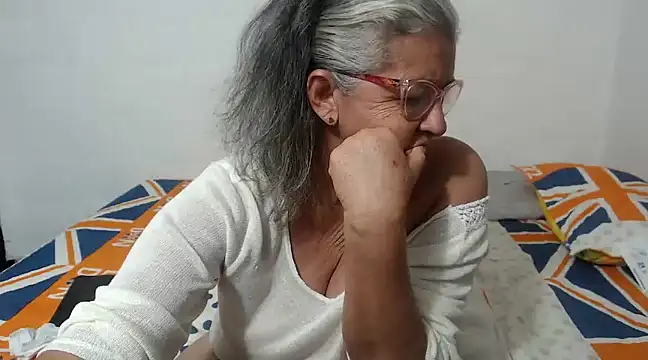 candy mature  online show from 25, 2, 2025