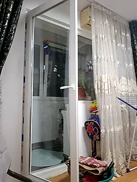 AvaLloyd online show from 15, 3, 2025