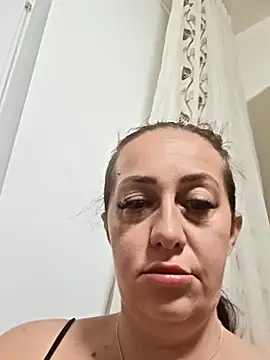 AvaLloyd online show from 8, 10, 2025